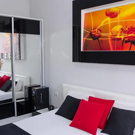 Beautiful 1bd Near The Centre Of Appartamento Varna