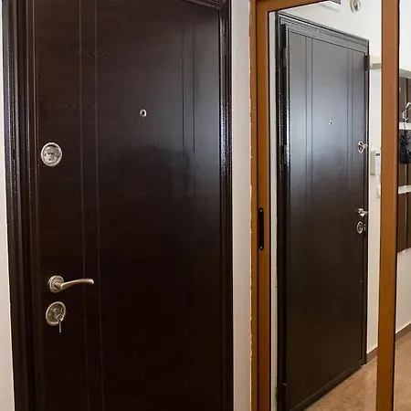 Апартамент Beautiful 1bd Near The Centre Of *